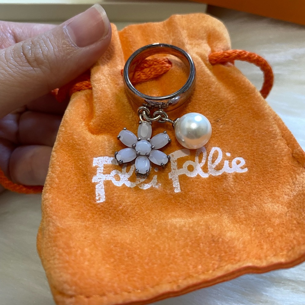 Folli Follie flower ring